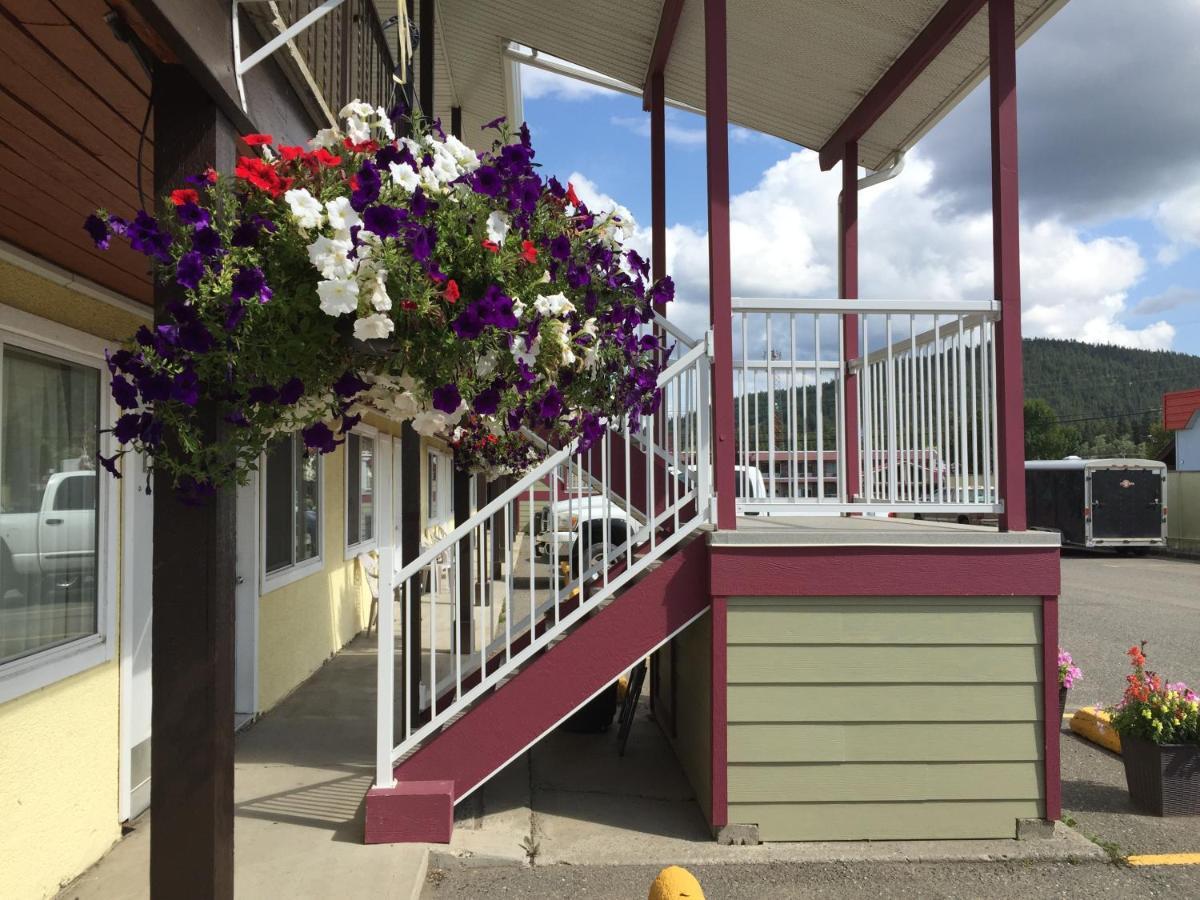 Westwood Motel 100 Mile House Εξωτερικό φωτογραφία