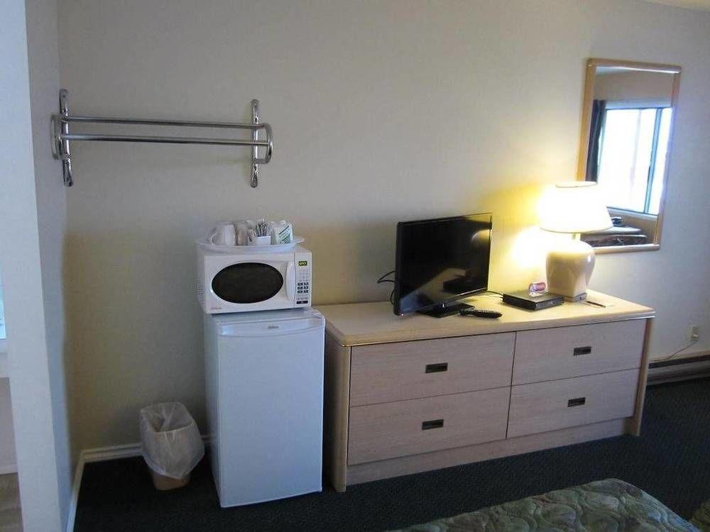 Westwood Motel 100 Mile House Εξωτερικό φωτογραφία
