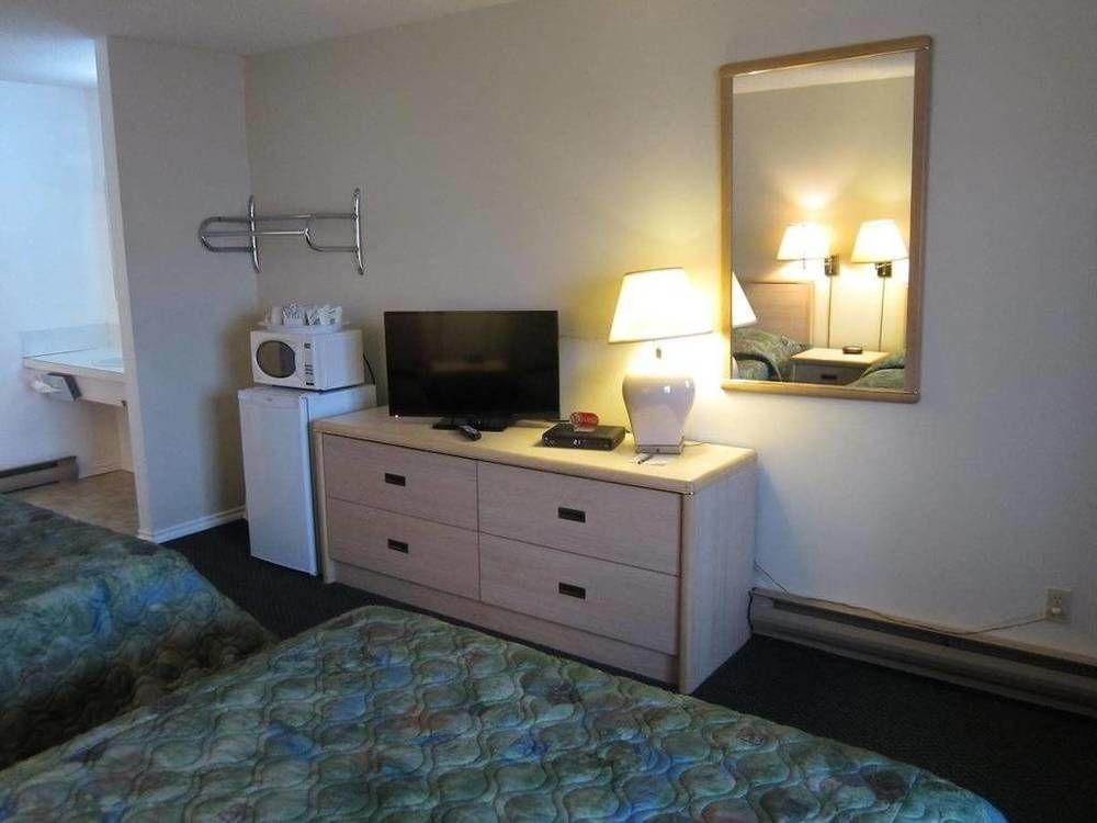 Westwood Motel 100 Mile House Εξωτερικό φωτογραφία