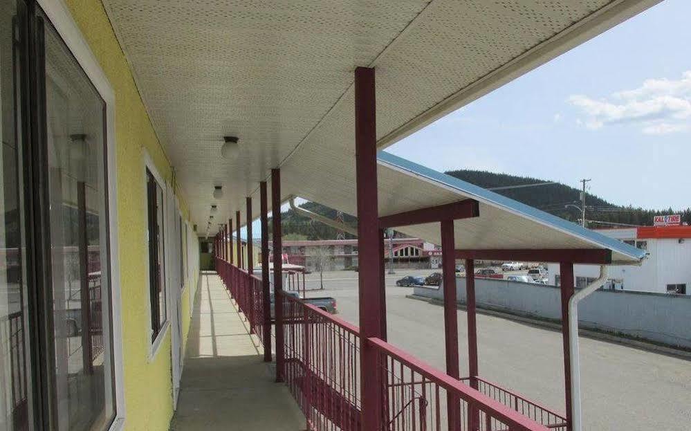 Westwood Motel 100 Mile House Εξωτερικό φωτογραφία