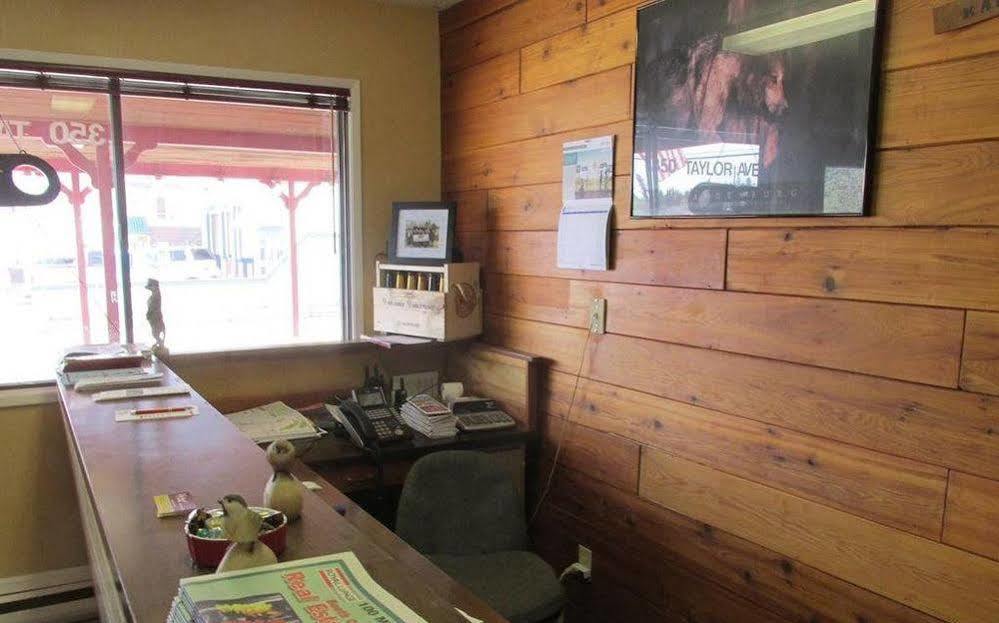 Westwood Motel 100 Mile House Εξωτερικό φωτογραφία