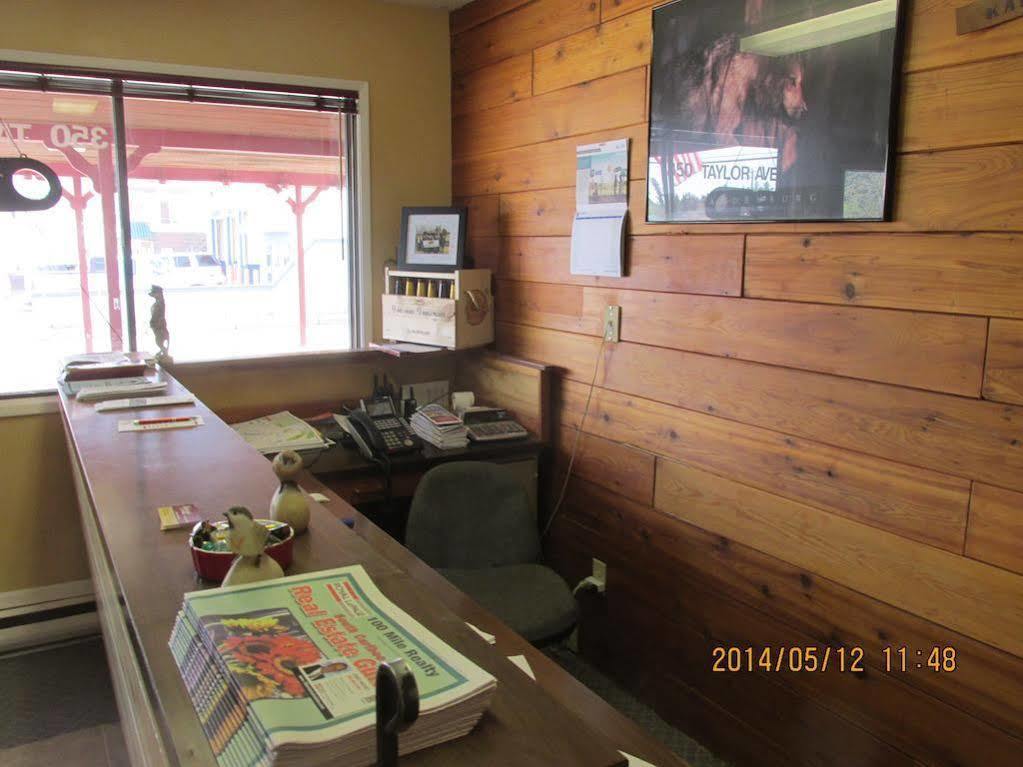Westwood Motel 100 Mile House Εξωτερικό φωτογραφία