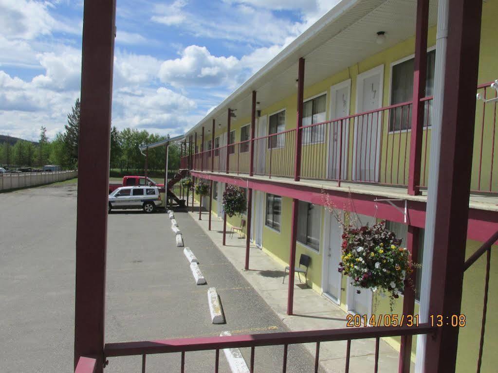 Westwood Motel 100 Mile House Εξωτερικό φωτογραφία